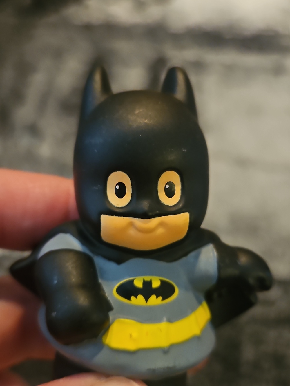 Fisher-Price Little People DC Super Friends Batman figure - Picture 5 of 7